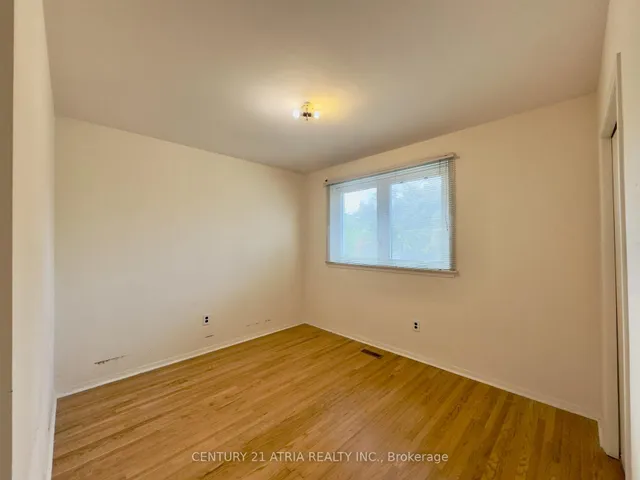 Additional image 29 of 35 Sonmore Dr