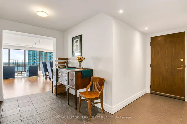 Additional image 4 of 55 Harbour Sq Unit 2311