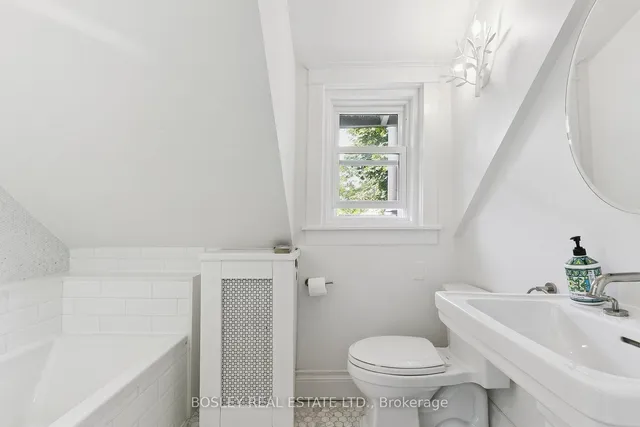 Additional image 36 of 52 Rowanwood Ave