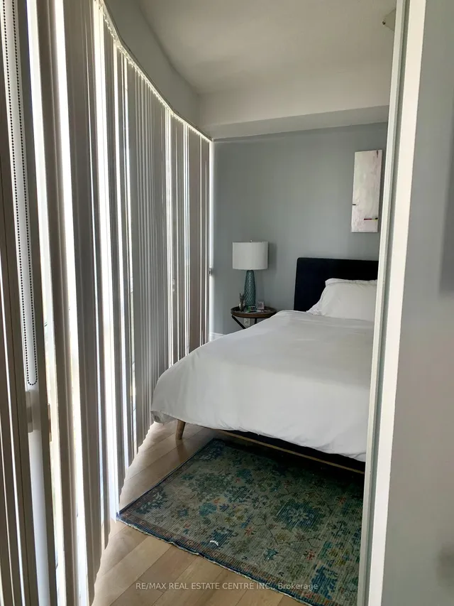 Additional image 6 of 80 Marine Parade Dr Unit 1906
