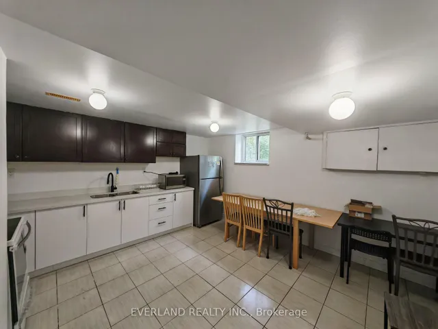 Additional image 14 of 18 Camberley Crt