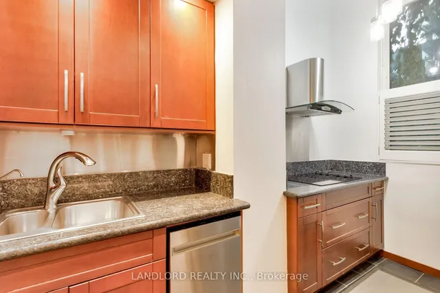 Additional image 7 of 280 Sherbourne St Unit 14