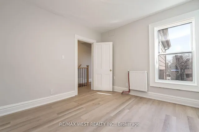 Additional image 31 of 115 Edwin Ave