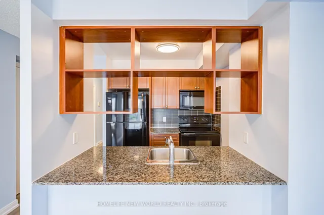 Additional image 28 of 181 Village Green Sq Unit 1815