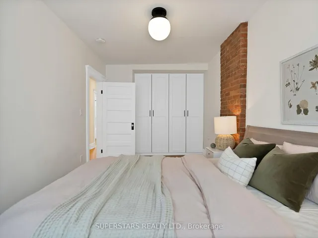 Additional image 23 of 11 Carling Ave