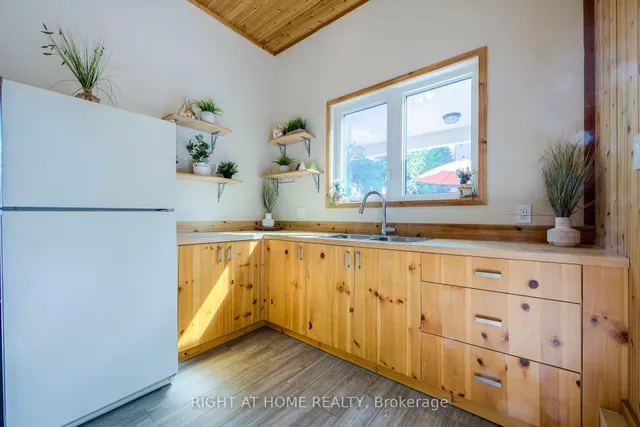 Additional image 40 of 316 Churchill Ave