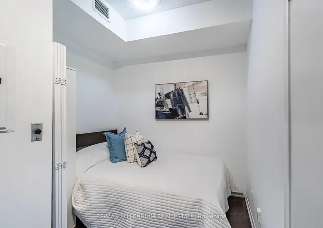 Additional image 6 of 215 Fort York Blvd Unit 712