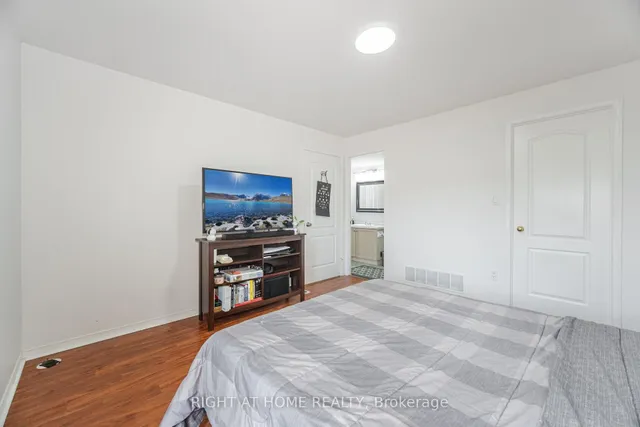 Additional image 29 of 108 Finch Ave W Ave Unit B18