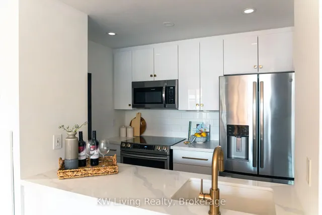 Additional image 8 of 281 Mutual St Unit 509