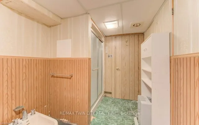 Additional image 39 of 12 Old York Cres