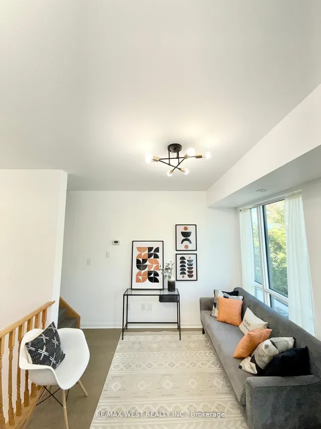 Additional image 6 of 639 Lawrence Ave Unit 310