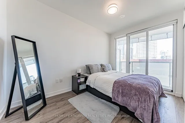 Additional image 20 of 15 Queens Quay Unit 923