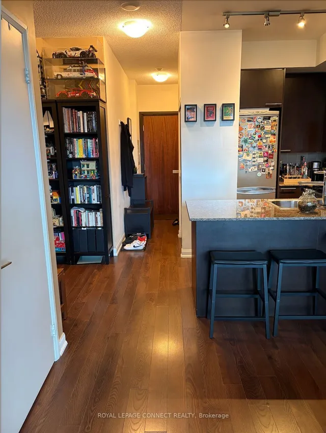 Additional image 14 of 500 Sherbourne St Unit 812