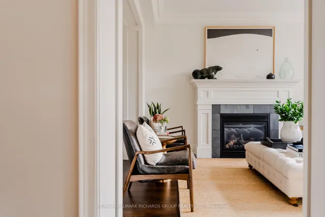 Additional image 5 of 34B Long Cres