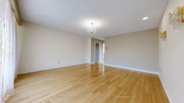 Additional image 24 of 33 Carnival Crt