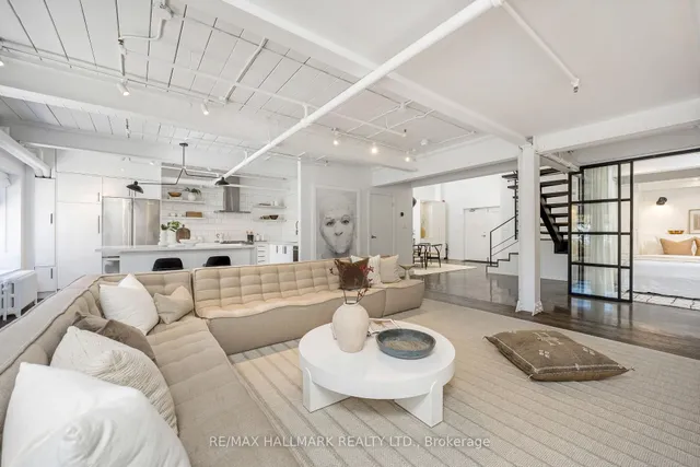 326 Carlaw Ave Unit 102