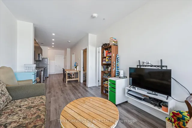 Additional image 13 of 100 Garment St Unit 902