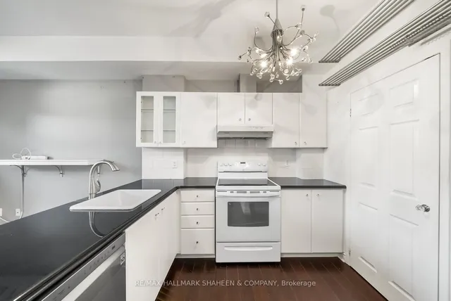 Additional image 16 of 500 Richmond St Unit 331