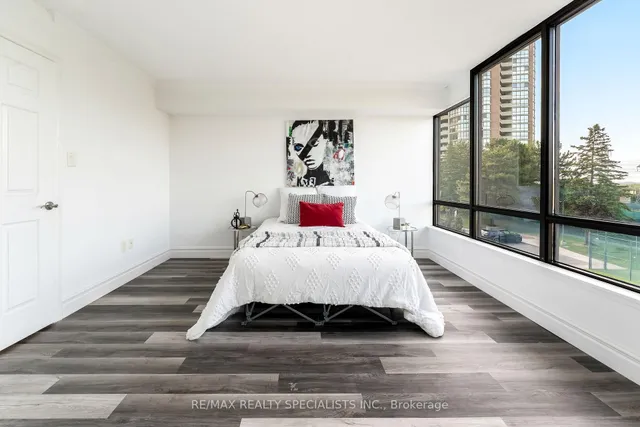 Additional image 40 of 65 Skymark Dr Unit 201