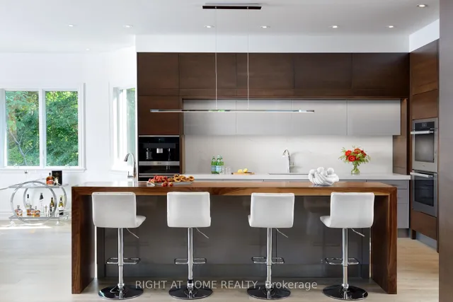 Additional image 14 of 1305 Royal York Rd