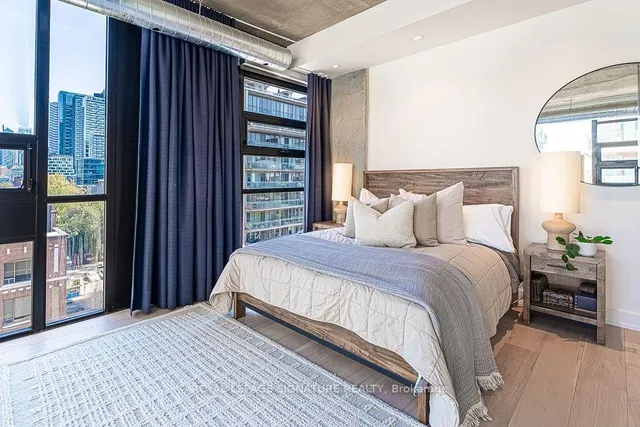 Additional image 12 of 60 Bathurst St Unit 705