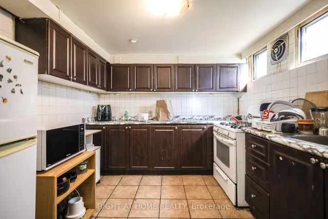 Additional image 25 of 3261 Lawrence Ave