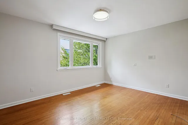 Additional image 30 of 29 Greenlaw Ave