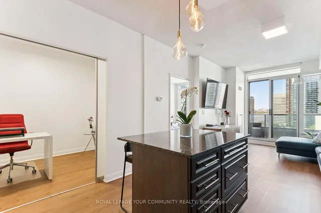 Additional image 9 of 500 Sherbourne St Unit 1311