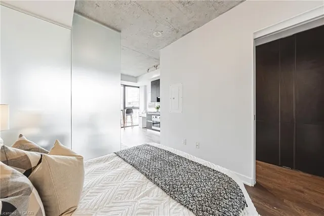 Additional image 18 of 629 King St