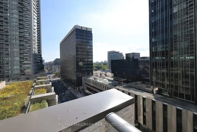 Additional image 34 of 2221 Yonge St Unit 1011