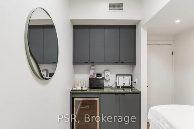 Additional image 32 of 1656 Queen St