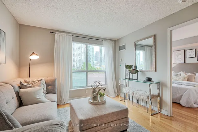 Additional image 5 of 410 Queens Quay Unit 505