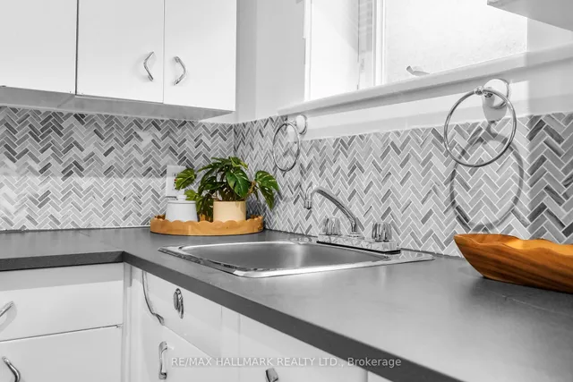 Additional image 18 of 2099 Gerrard St