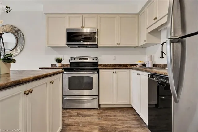 Additional image 6 of 252 Countrystone Cres