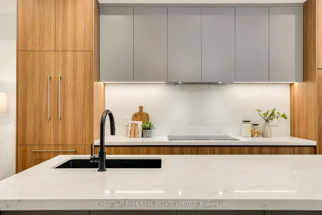 Additional image 16 of 1031 Spadina Rd