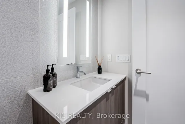 Additional image 15 of 585 Bloor St Unit 3923