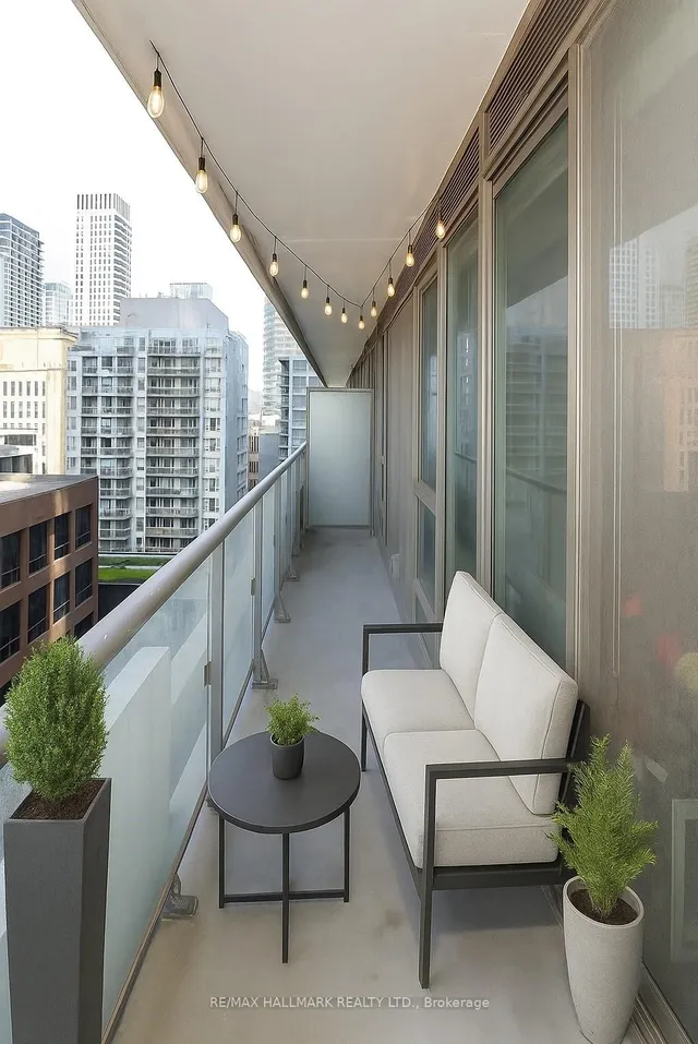 Additional image 15 of 2221 Yonge St Unit 1011