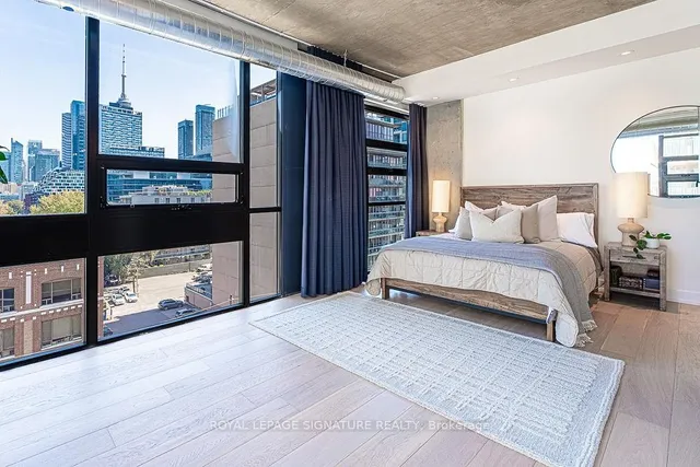 Additional image 13 of 60 Bathurst St Unit 705