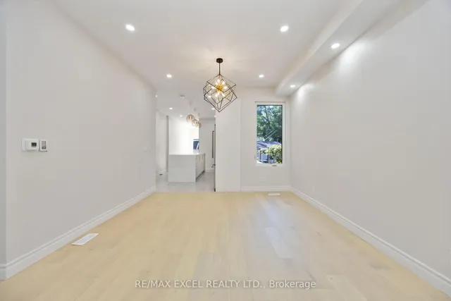 Additional image 12 of 806 Gladstone Ave