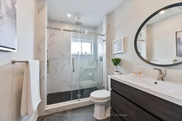 Additional image 19 of 972 Cosburn Ave