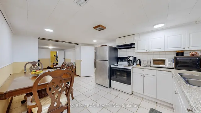 Additional image 23 of 33 Savarin St