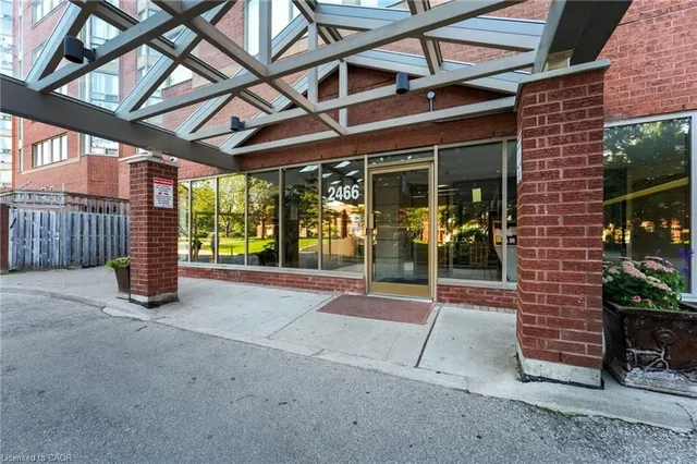 Additional image 4 of 2466 Eglinton Ave