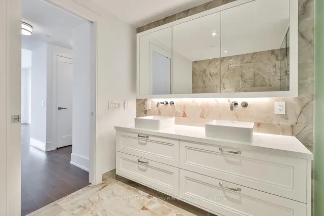 Additional image 27 of 155 Merchants' Wharf Unit 214