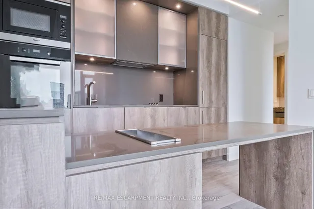 Additional image 10 of 11 Yorkville Ave Unit 2113