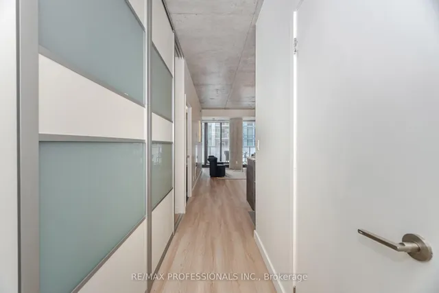 Additional image 6 of 111 Bathurst St Unit 716