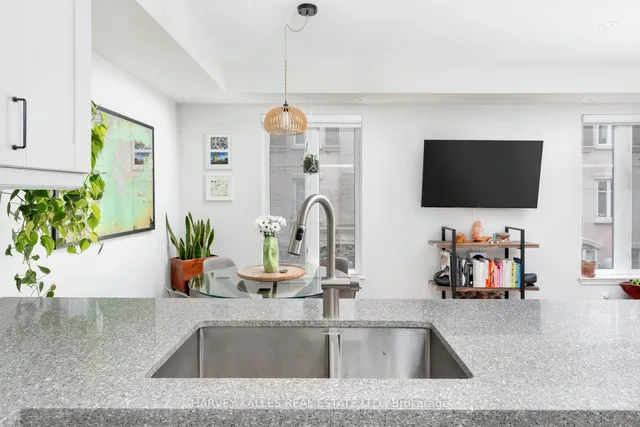 Additional image 9 of 34 Western Battery Rd Unit 413