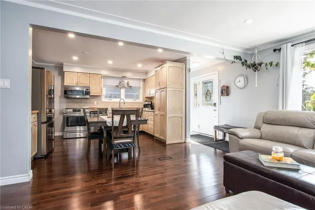 Additional image 11 of 77 Roberts Cres