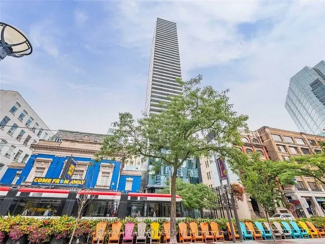 224 King St Unit 1407