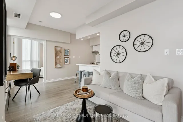 Additional image 3 of 230 Queens Quay Unit 1221