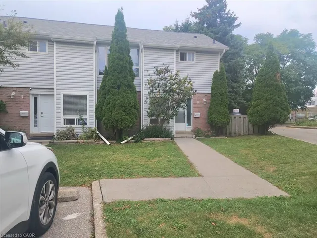 Additional image 3 of 32 Mowat Blvd Unit 8